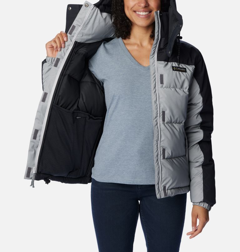 Thumbnail: Women's Snowqualmie Jacket, Color: Silver Sheen, Black, image 5