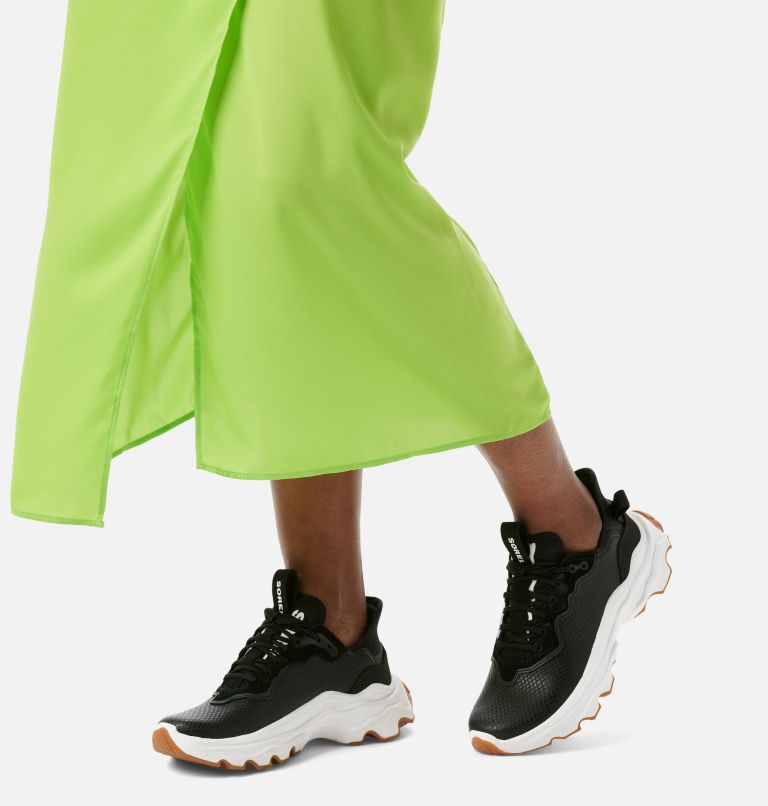 Thumbnail: Women's Kinetic Breakthru City Lace Sneaker, Color: Black, Gum, image 8