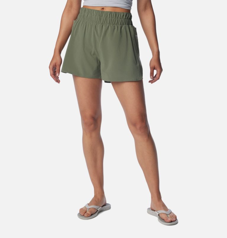Thumbnail: Women's PFG Tidal Light Lined Shorts, Color: Cypress, Peach Fizz, image 1