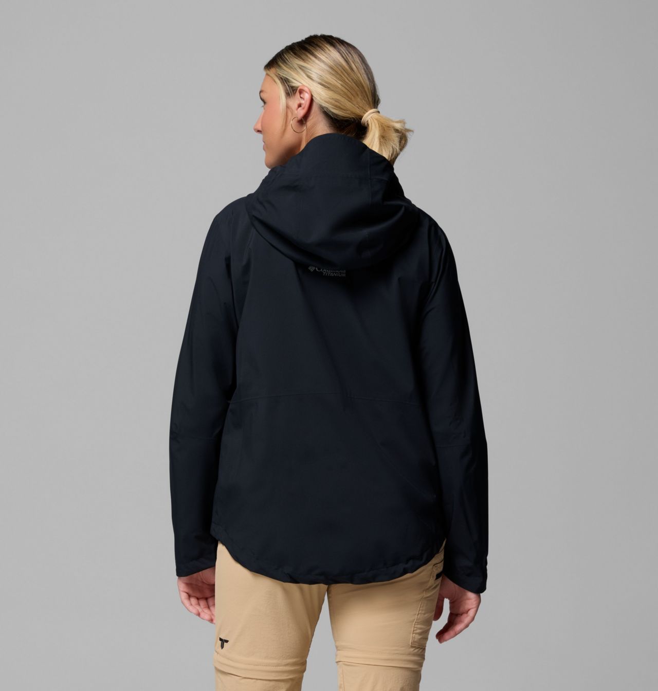 Women's Omni-Tech™ AmpliDry™ II Shell 3