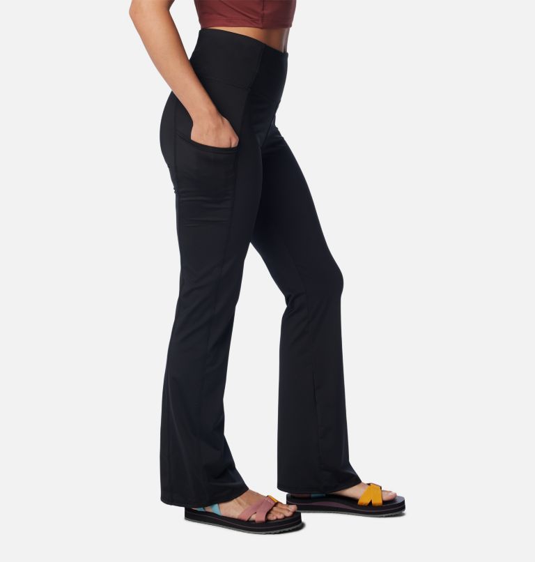 Thumbnail: Women's Boundless Trek Bootcut Leggings, Color: Black, image 3