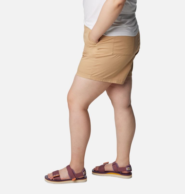 Thumbnail: Women's Calico Basin Cotton Shorts - Plus Size, Color: Canoe, image 3