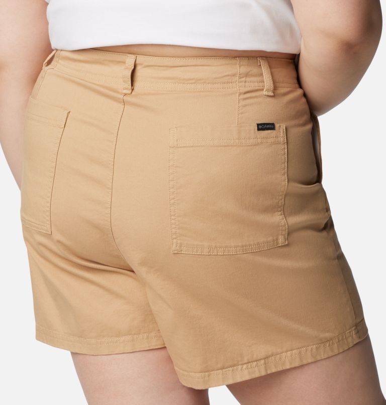 Thumbnail: Women's Calico Basin Cotton Shorts - Plus Size, Color: Canoe, image 5