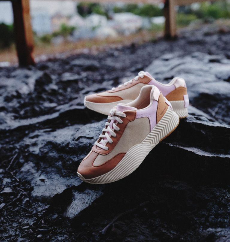 Old School Junior in pink suede with cream leather star and heel tab