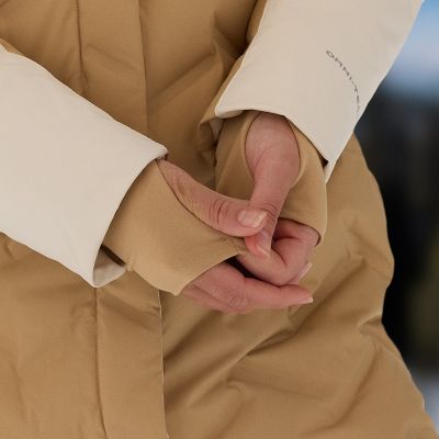 Close-up of the extended sleeves with thumbholes.