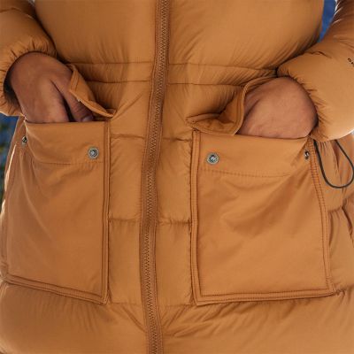 Model placing a hand into the two way hand pockets.