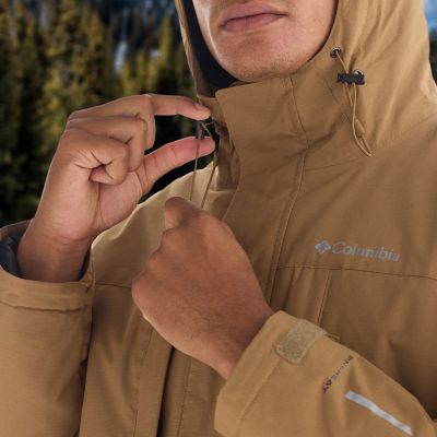 Close-up of a cinching hood.