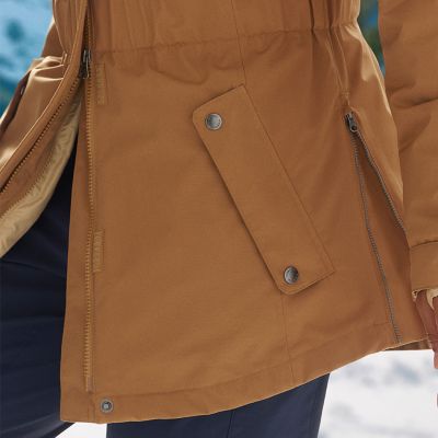 Model moving with ease thanks to the 2-way zipper.