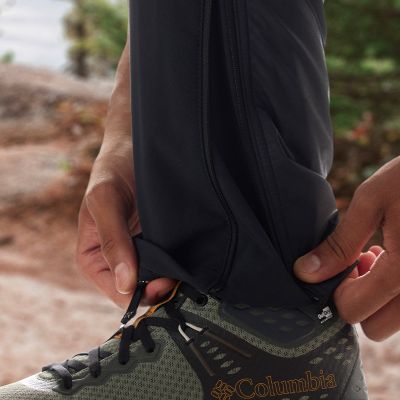 Close-up of the protective gaiter clips