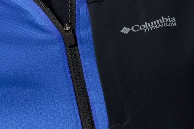 Close-up image of the grid fleece texture