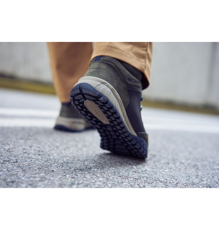 Zapatillas para caminar impermeables de media caña Fairbanks II para hombre, Color: Deep Olive, Desert Sun, image 11