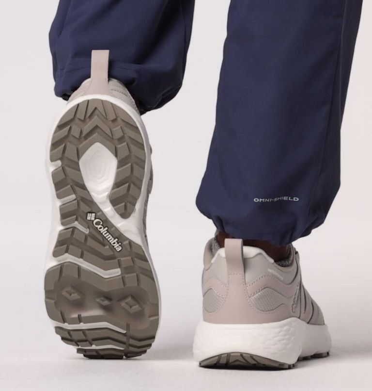Zapatillas de senderismo impermeables Peakfreak Roam para mujer, Color: Soft Taupe, Sea Salt