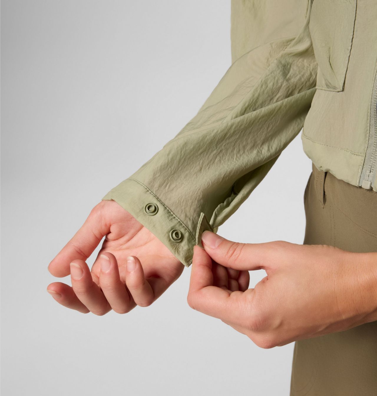 Women's Paracutie™ Cropped Cargo Windbreaker 9
