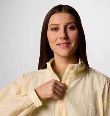 Women's Paracutie Cropped Cargo Windbreaker, Color: Lemon Wash, image 4