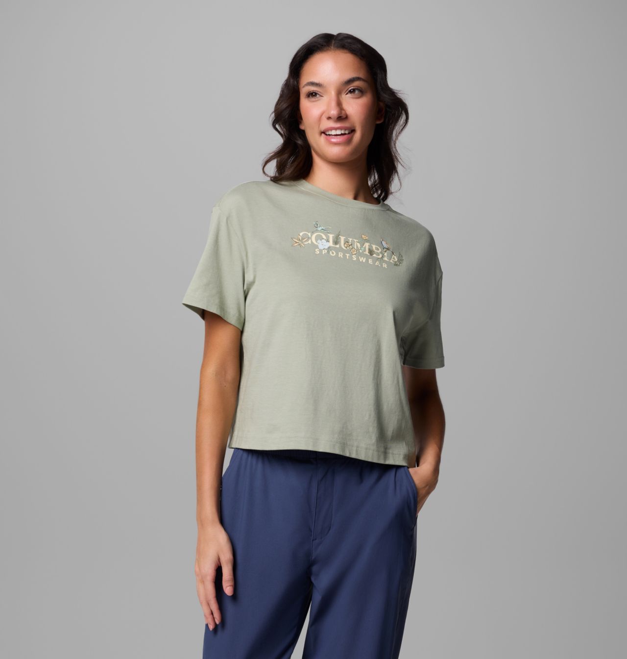 Women's Rolling Bend™ Graphic Relaxed Crop Short Sleeve Shirt 1