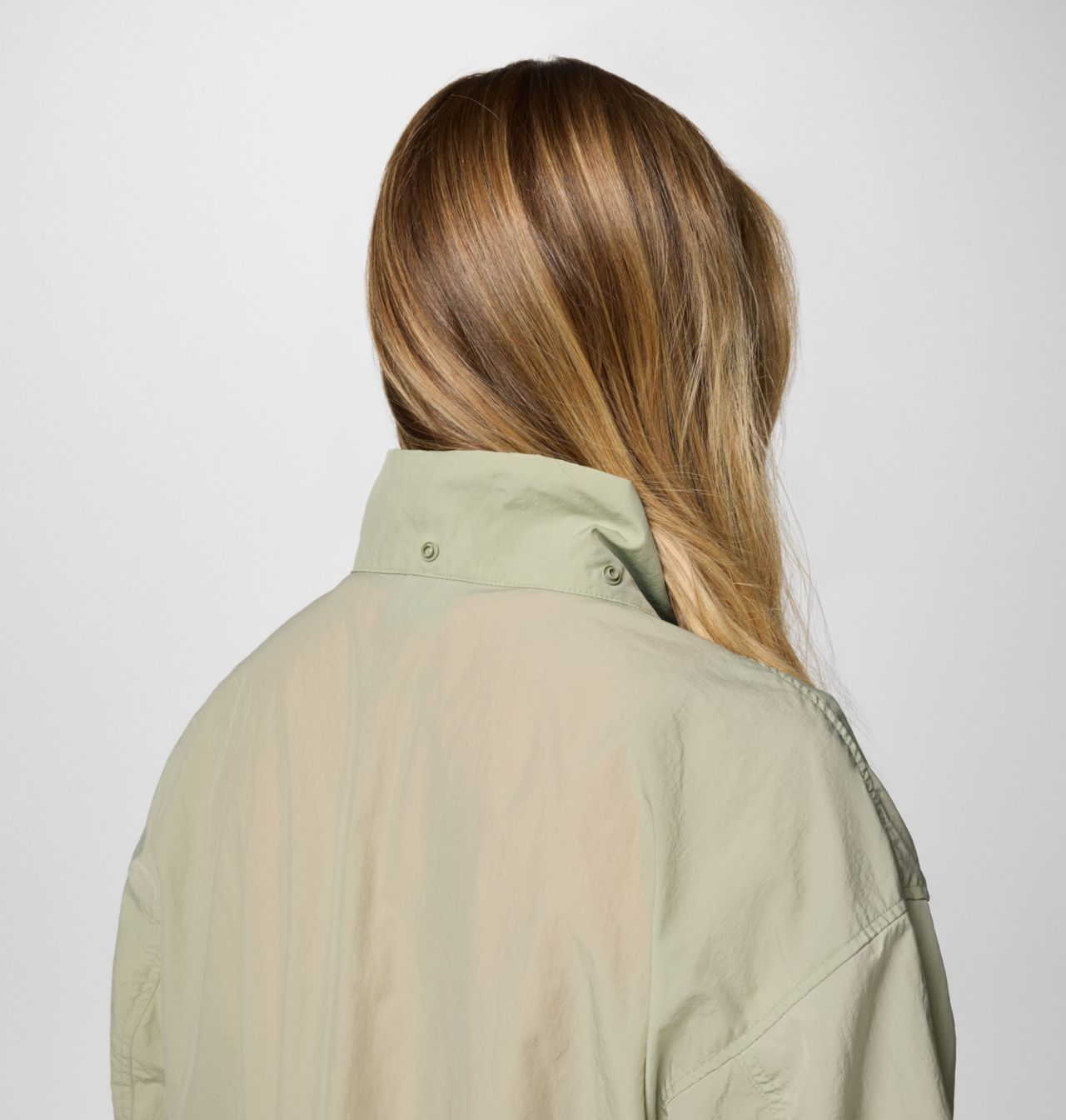 Women's Paracutie™ Mid Cargo Windbreaker 6