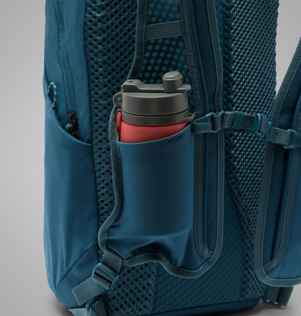 Blackcomb Ridge™ 18L Backpack 8