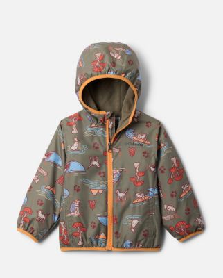 A printed shorts and shirt set for toddlers.