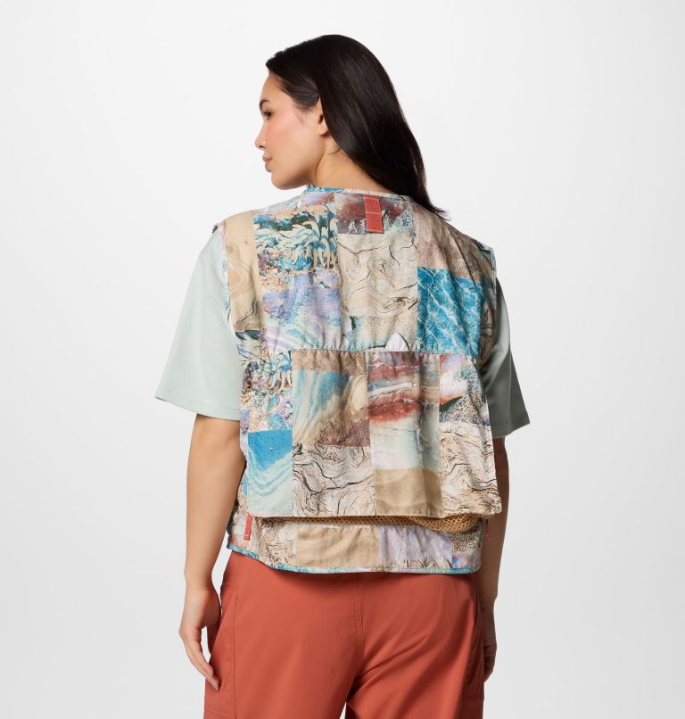 Unisex Cove Beach Printed Gilet, Color: Cool Green Coastal, image 10