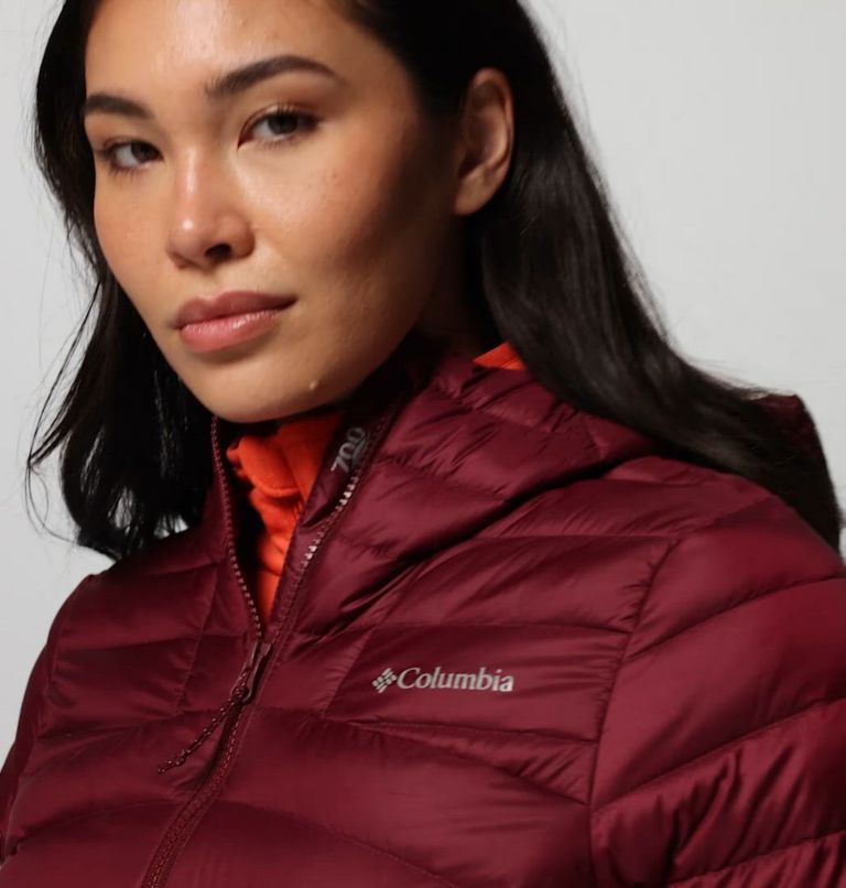 Chaqueta fácil de guardar de plumón con capucha Corelite para mujer, Color: Rich Wine