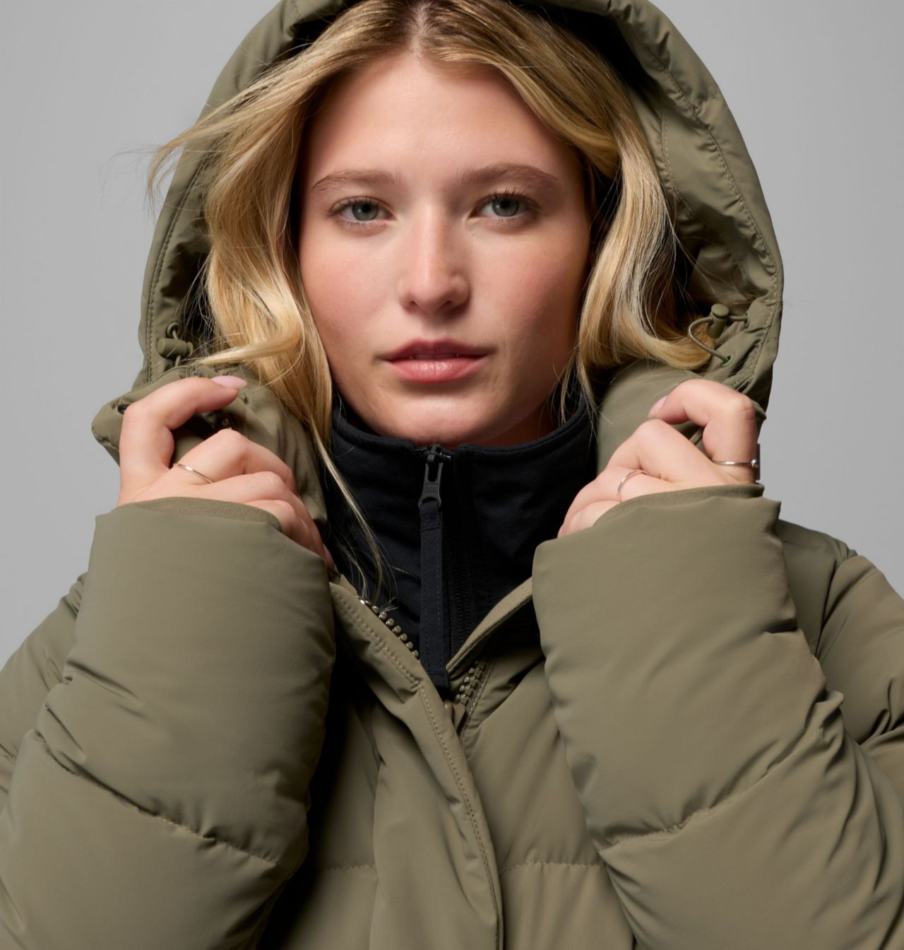 Women's Amaze Puff™ Mid Hooded Jacket 9