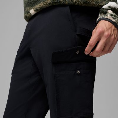 Snap cargo pocket.