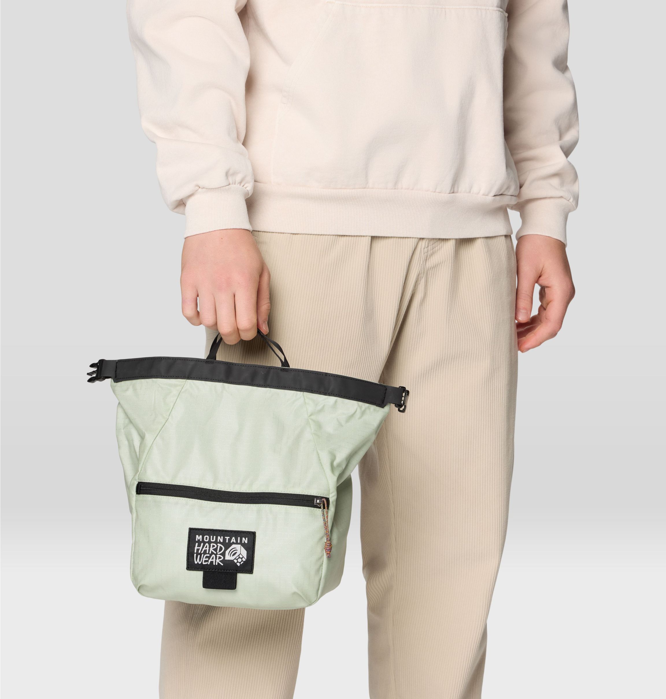 Camp 4™ Chalk Bucket | Mountain Hardwear