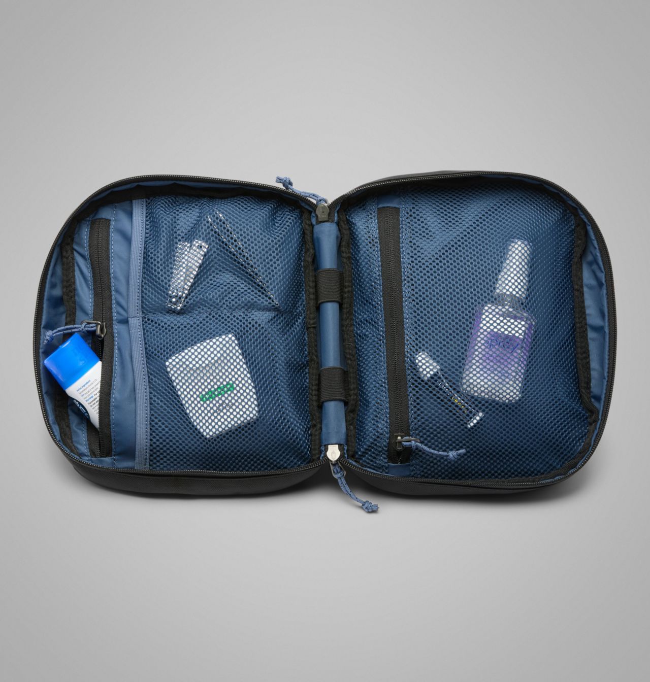 Landroamer™ Dopp Kit 7