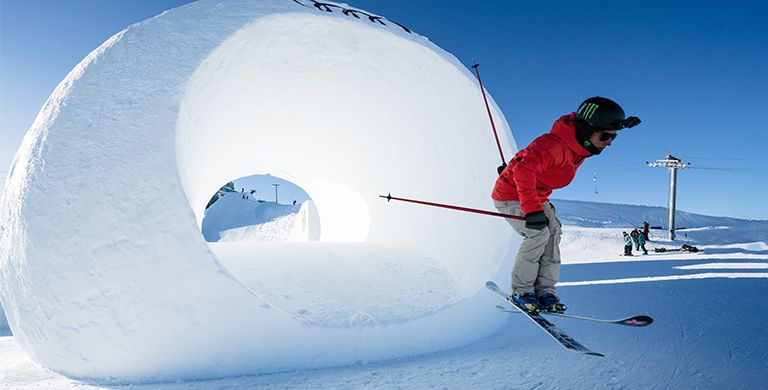 A Swiss freestyle skier, Sarah Hoefflin knows a thing or two about facing challenges head on and the importance of preparation: not only physically, but mentally too. Here she tells us about how she deals with stress, why visualisation is key and where else she’d like to venture on her skis.