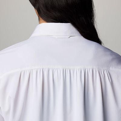 A back view of the pleats and locker loop.