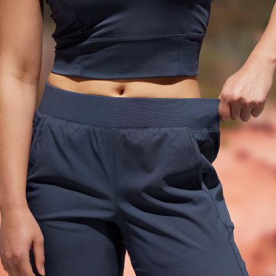 A model showing the stretch of the pull-on waistband.