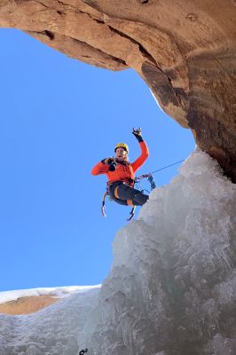 Photo war between Nikki and photographer while ice climbing