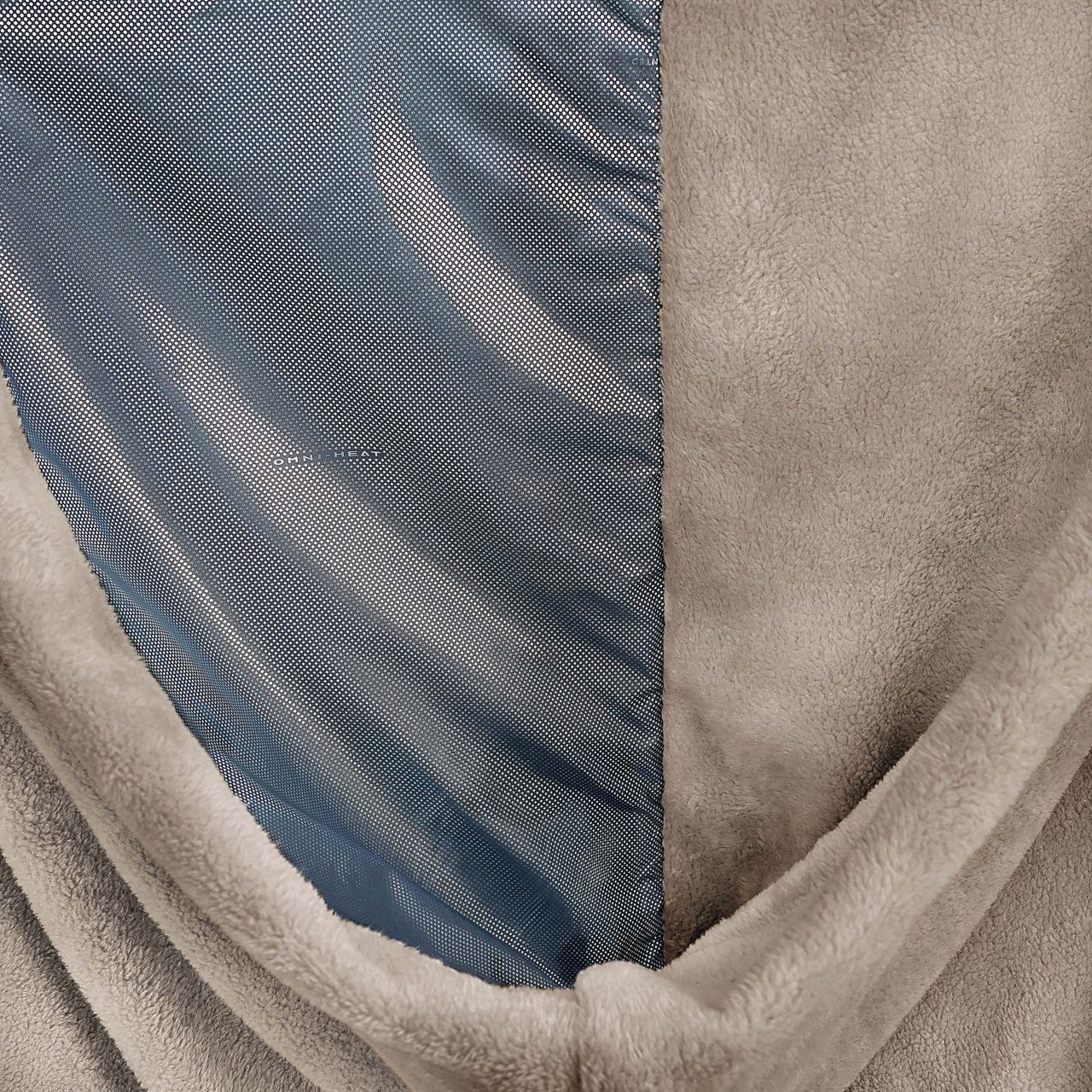 Plush Footed Throw Blanket 3