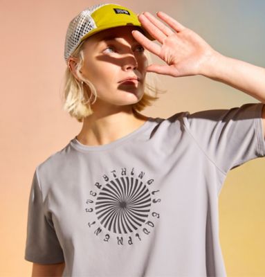 Studio shot of the Sunshade short sleeve.