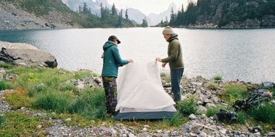 Setting up camp in the Kor Airshell Warm.