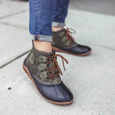 Sorel store camo boots