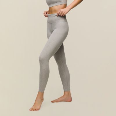 Matterial Girl V-Waist Leggings (w. Pockets) — Black Widow Yoga