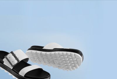 sorel walking sandals